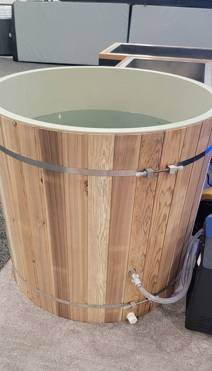 Golden Designs Dynamic Cold Therapy Cedar Barrel Spa – Plastic Tub with Chiller-Cold Plunge Tubs-Golden Designs-Nordica Sauna