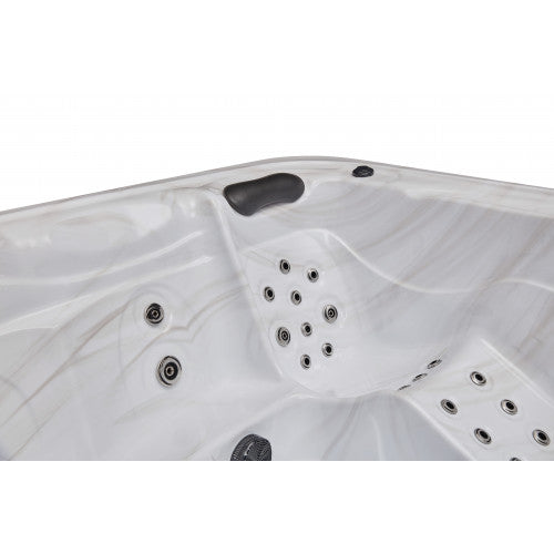 Luxury Spas Eclipse 6-Person Hot Tub