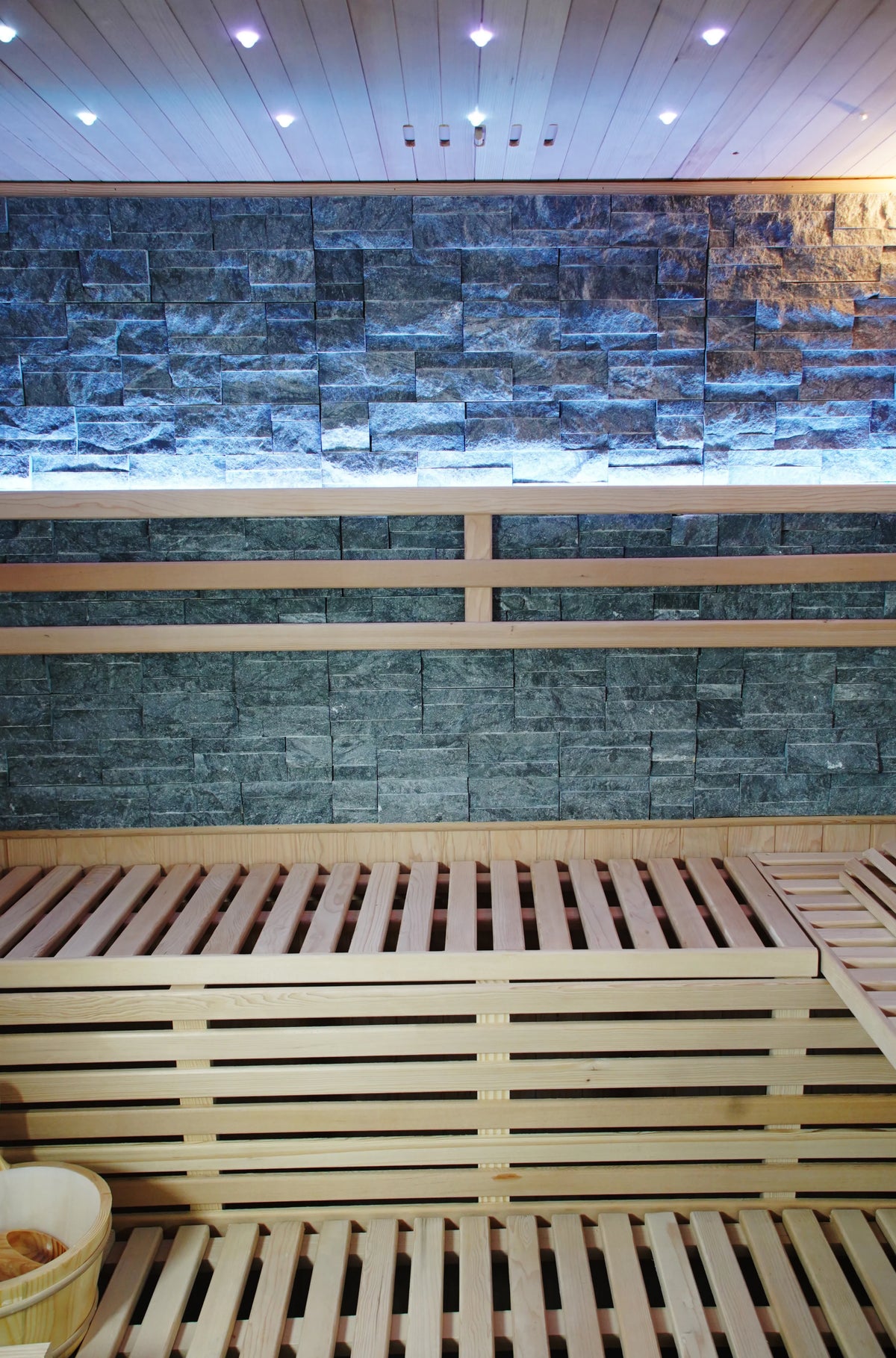 
Sunray Galaxie 4-Person Traditional Indoor Sauna with 6kW Harvia Heater