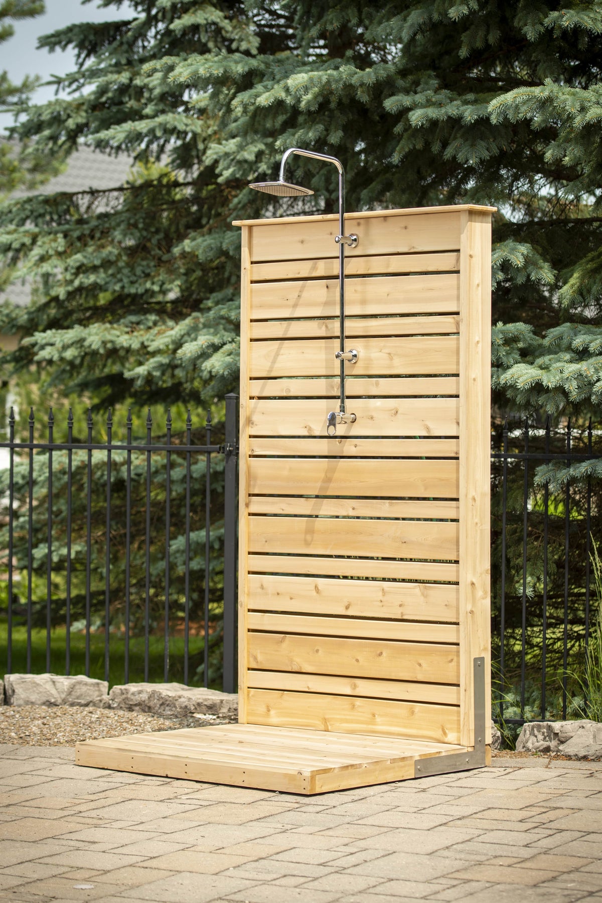 Dundalk CT Savannah Standing Shower - White Cedar-Outdoor Shower-Dundalk Leisurecraft-Nordica Sauna