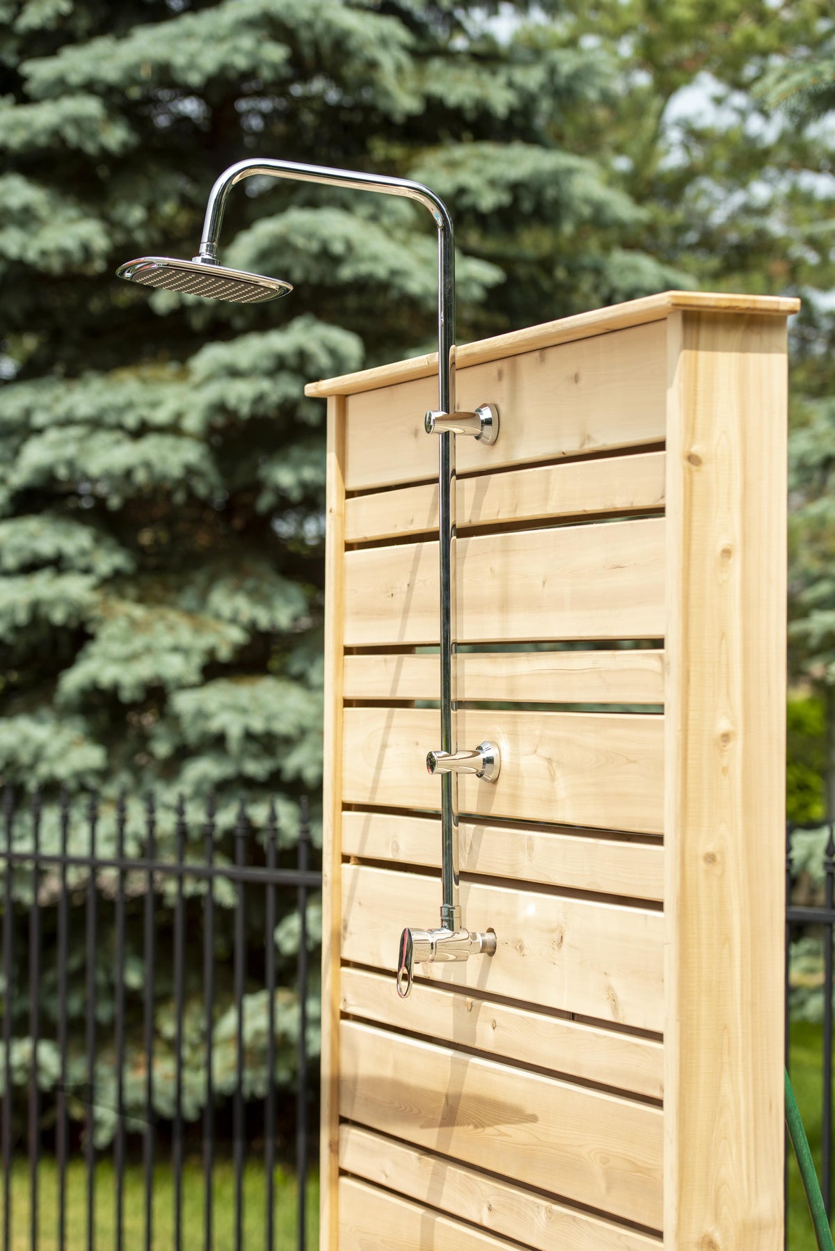 Dundalk CT Savannah Standing Shower - White Cedar-Outdoor Shower-Dundalk Leisurecraft-Nordica Sauna