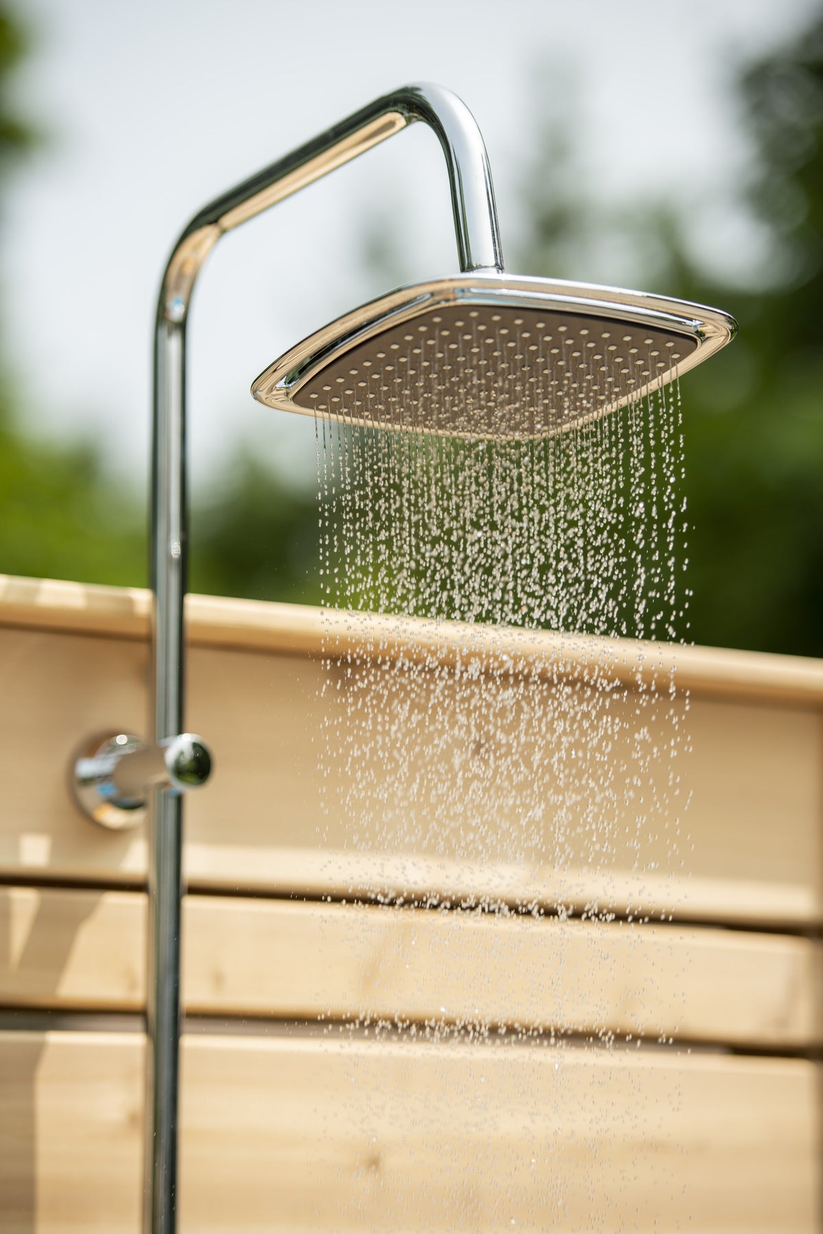 Dundalk CT Savannah Standing Shower - White Cedar-Outdoor Shower-Dundalk Leisurecraft-Nordica Sauna