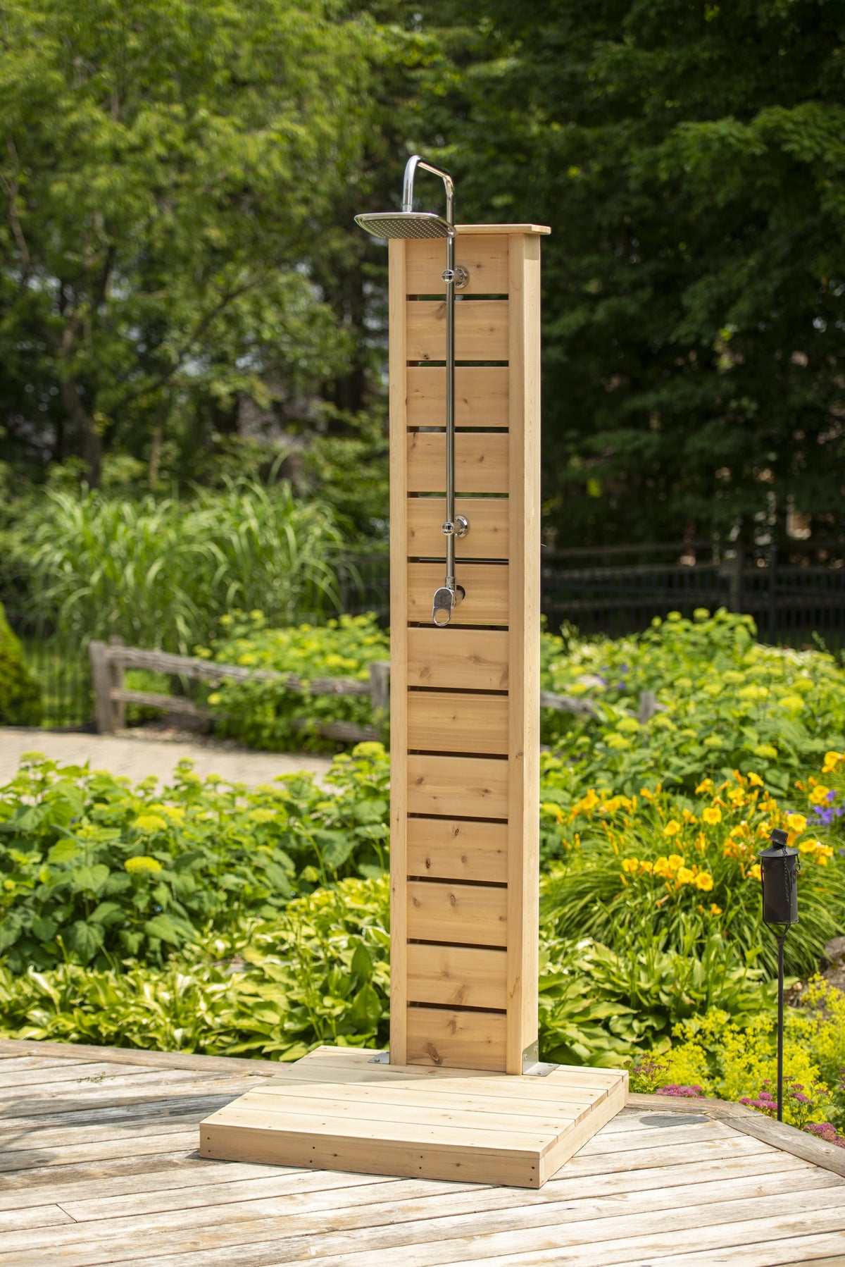 Dundalk CT Sierra Pillar Shower - White Cedar-Outdoor Shower-Dundalk Leisurecraft-Nordica Sauna