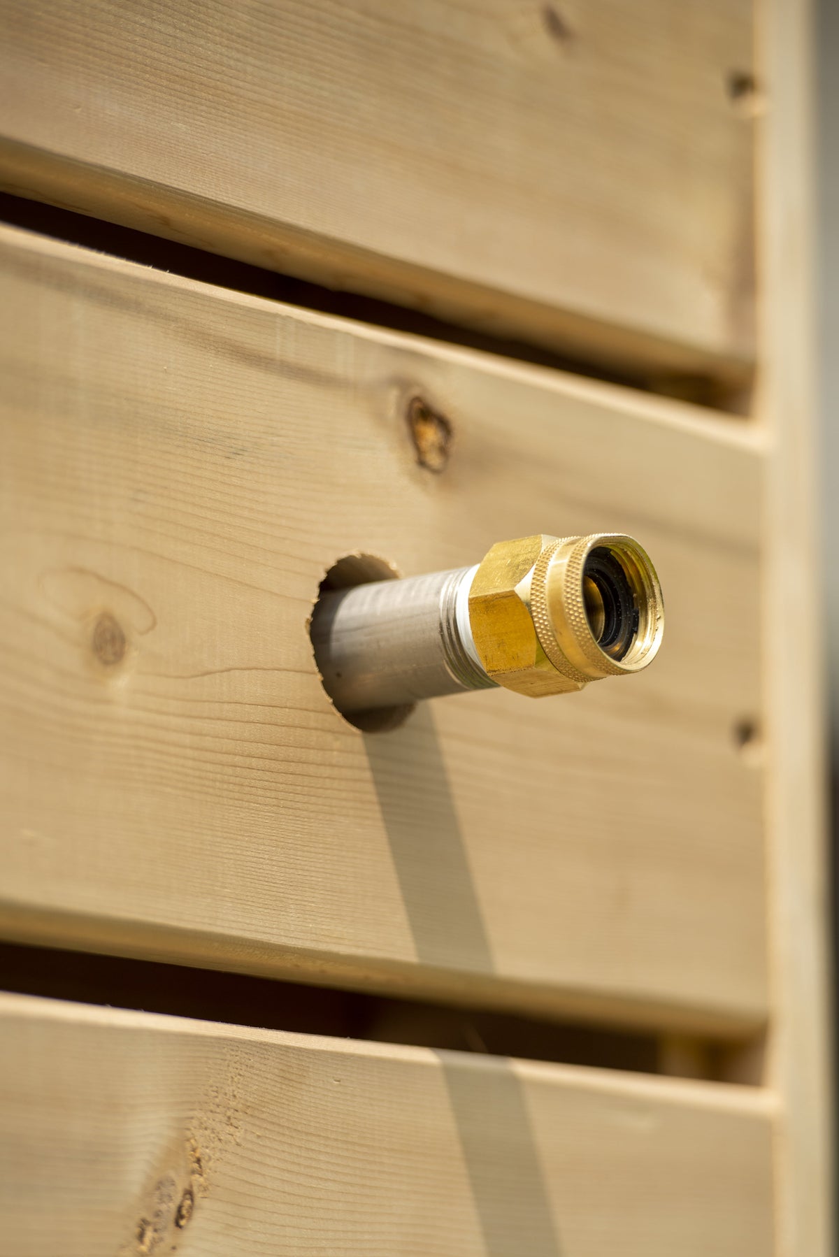 Dundalk CT Sierra Pillar Shower - White Cedar-Outdoor Shower-Dundalk Leisurecraft-Nordica Sauna