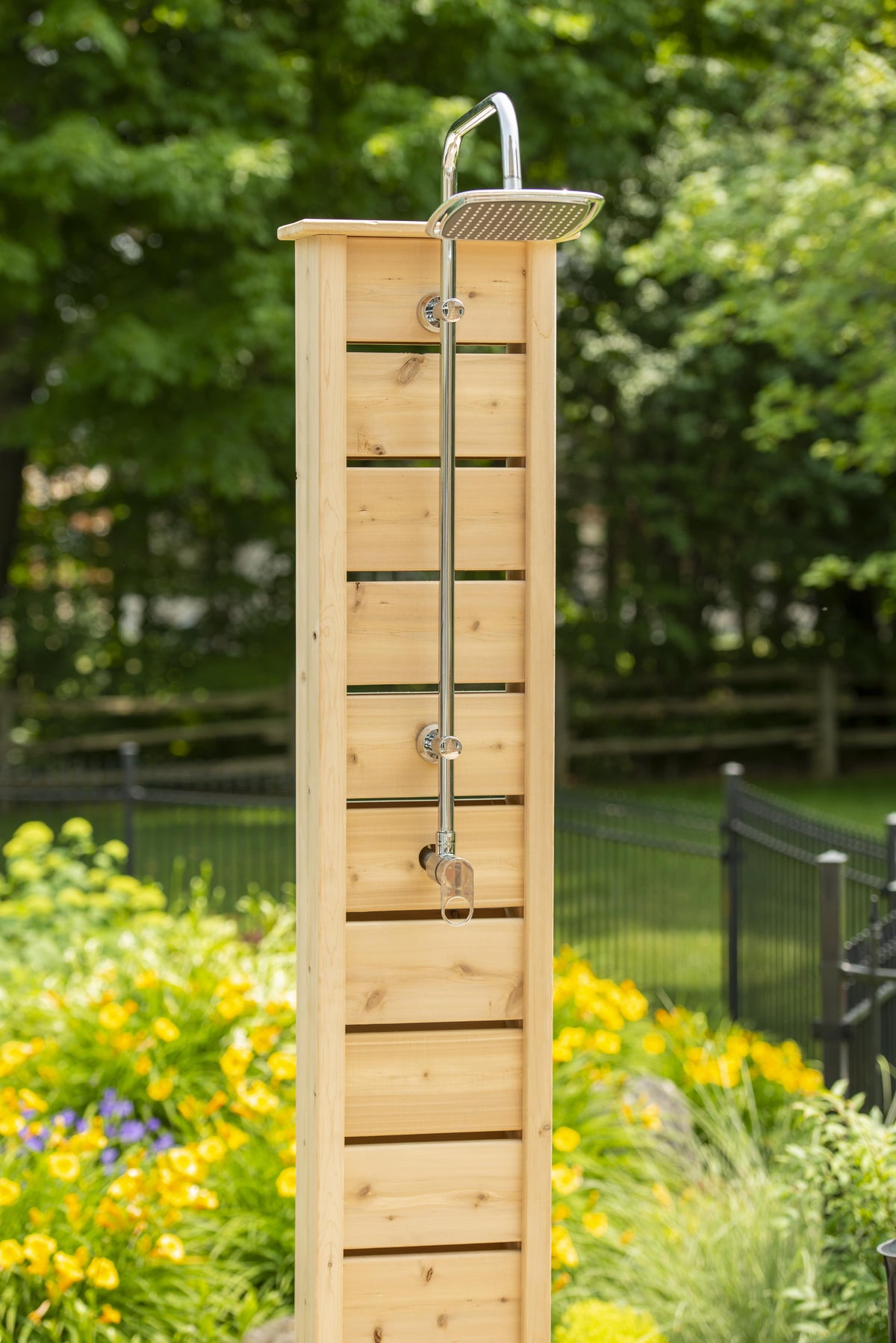 Dundalk CT Sierra Pillar Shower - White Cedar-Outdoor Shower-Dundalk Leisurecraft-Nordica Sauna